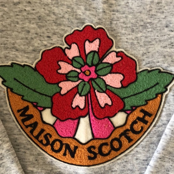 BEAUTIFUL MAISON SCOTCH EMBROIDERED FLORAL SWEATSHIRT. - Picture 3 of 9